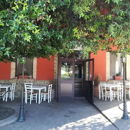 农家乐 Societa Agricola F.lli Angelucci *